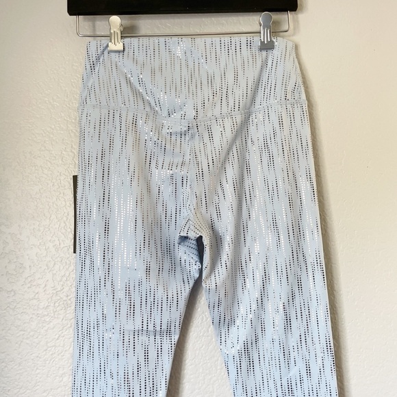 NWT GLYDER Sultry Legging In Ice Blue-Silver Medium - Picture 6 of 13